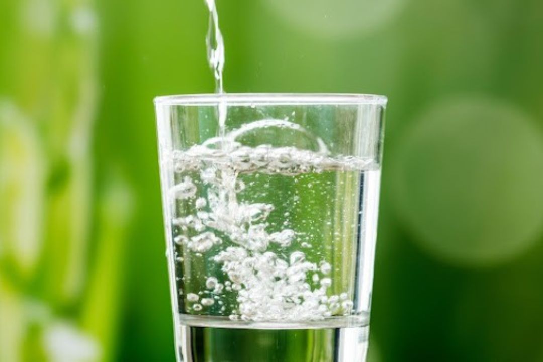 Nước cần thiết với cơ thể ra sao?